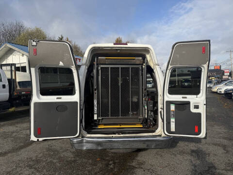 2014 Ford E-Series E-350 SD