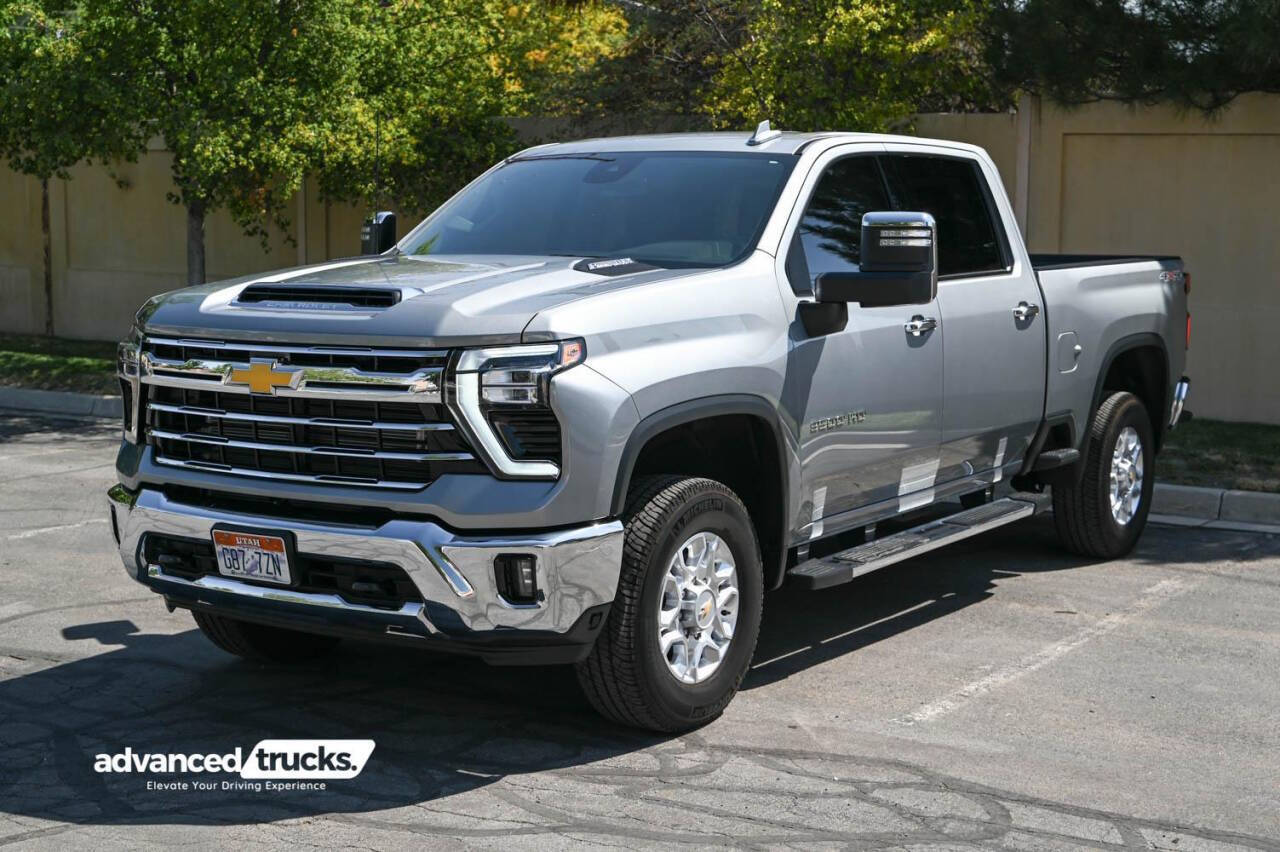 2024 Chevrolet Silverado 3500HD LTZ photo 8