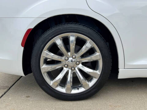 2020 Chrysler 300 Touring