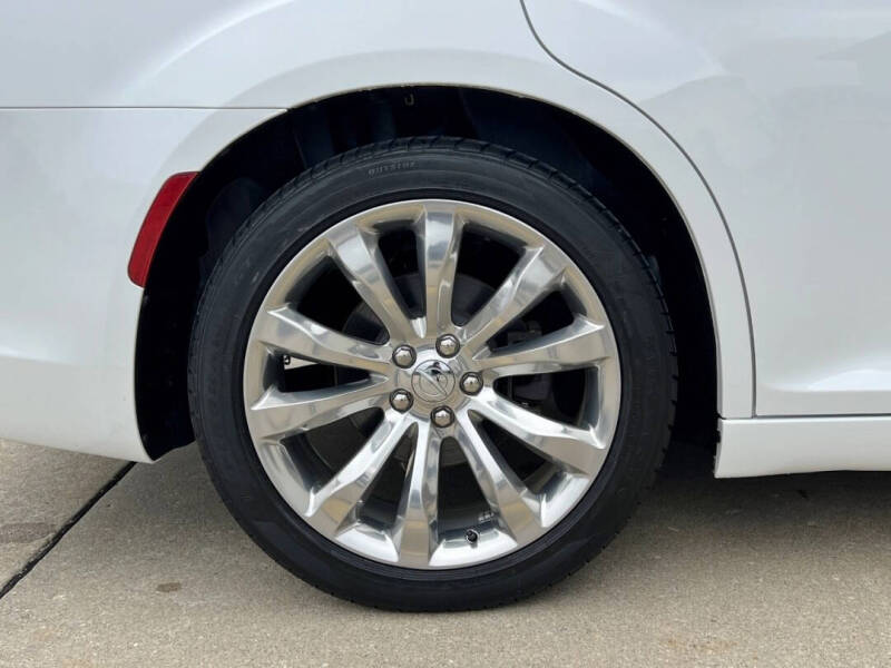 2020 Chrysler 300 Touring