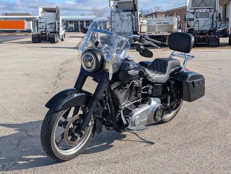 2016 Harley-Davidson FLD Switchback
