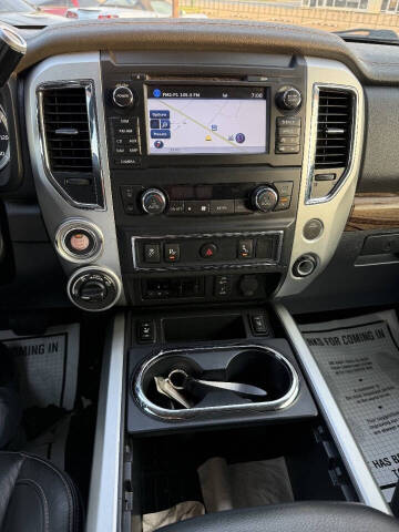 2017 Nissan Titan SV