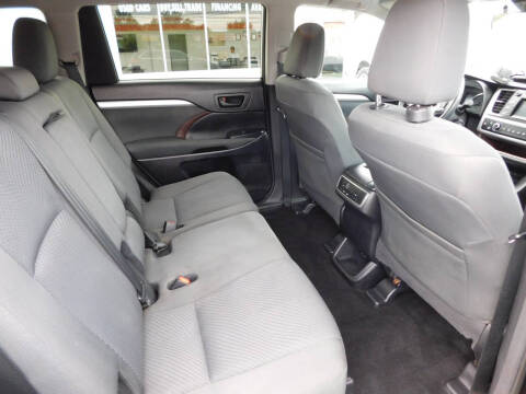2017 Toyota Highlander LE