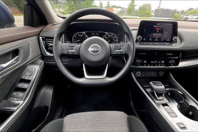 2022 Nissan Rogue SV