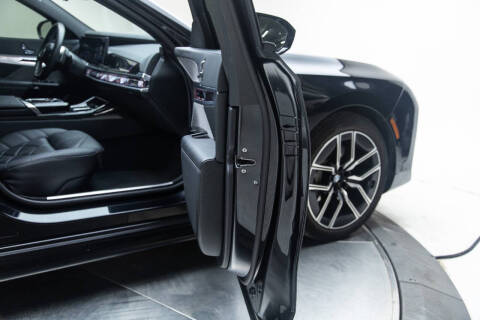 2023 BMW 7 Series 740i