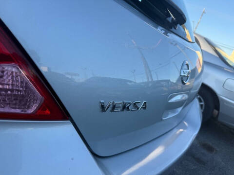 2009 Nissan Versa 1.8 S