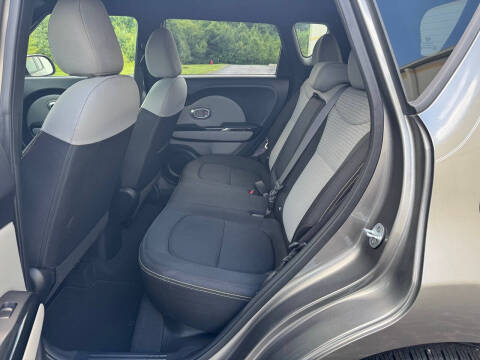2016 Kia Soul +