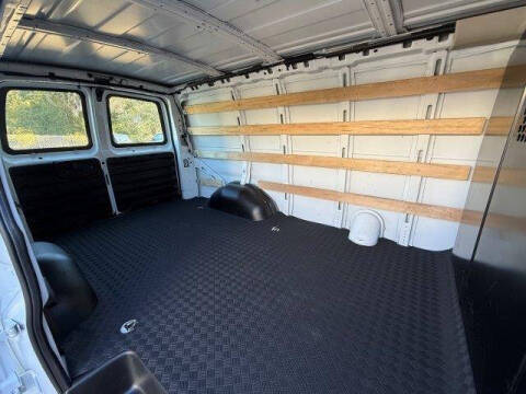 2024 Chevrolet Express 2500