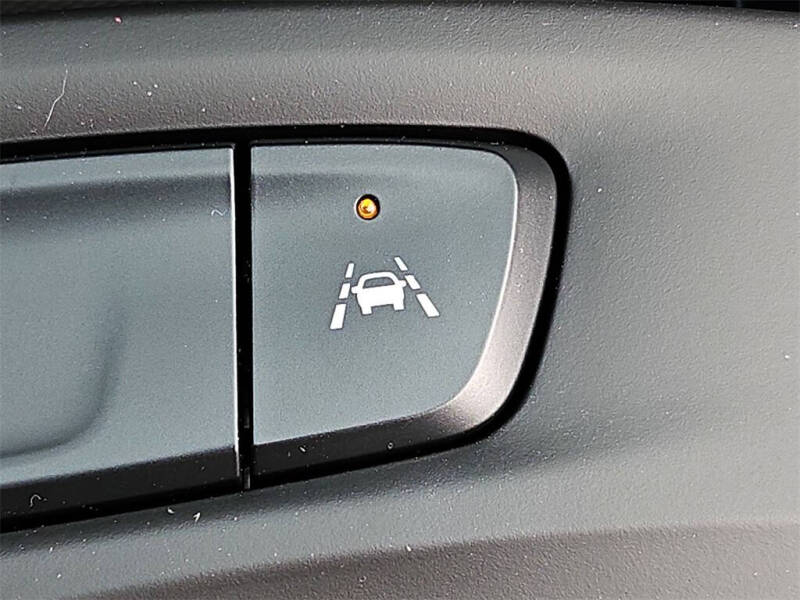 2025 Chevrolet Trax RS