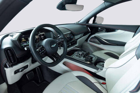 2025 Aston Martin DBX 707