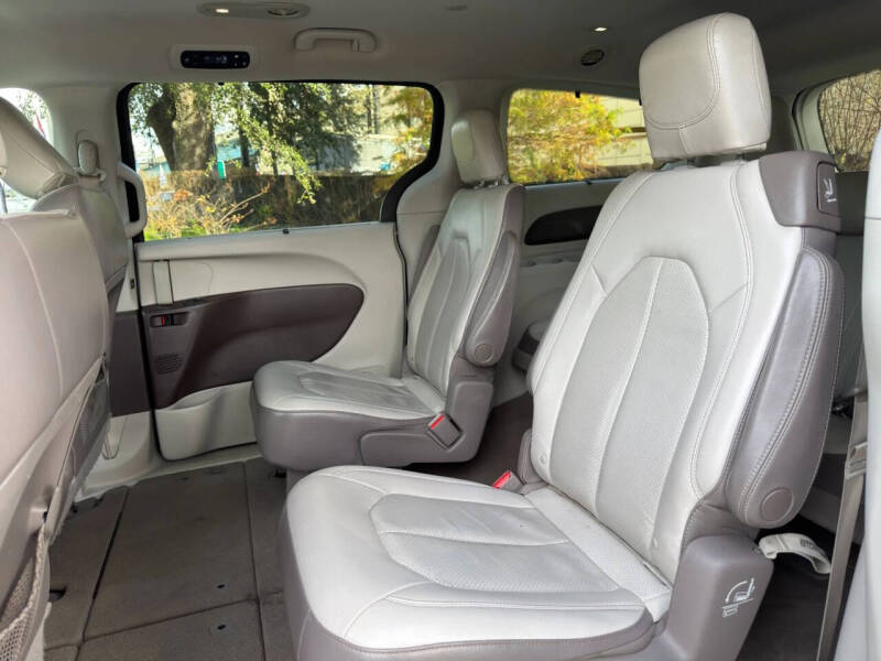 2018 Chrysler Pacifica Touring L