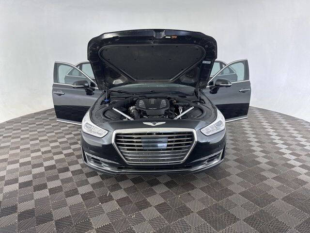 2017 Genesis G90