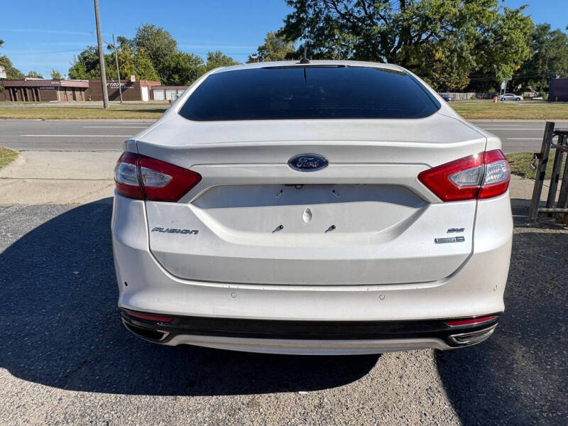 2016 Ford Fusion SE