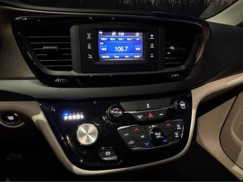 2017 Chrysler Pacifica LX