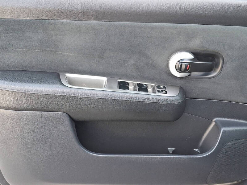 2012 Nissan Versa 1.8 S