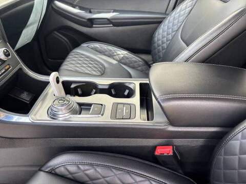 2024 Ford Edge Titanium