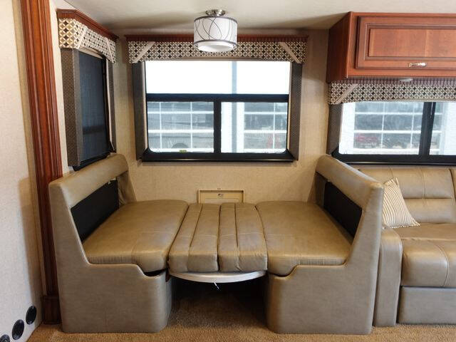 2018 Freightliner M2 106