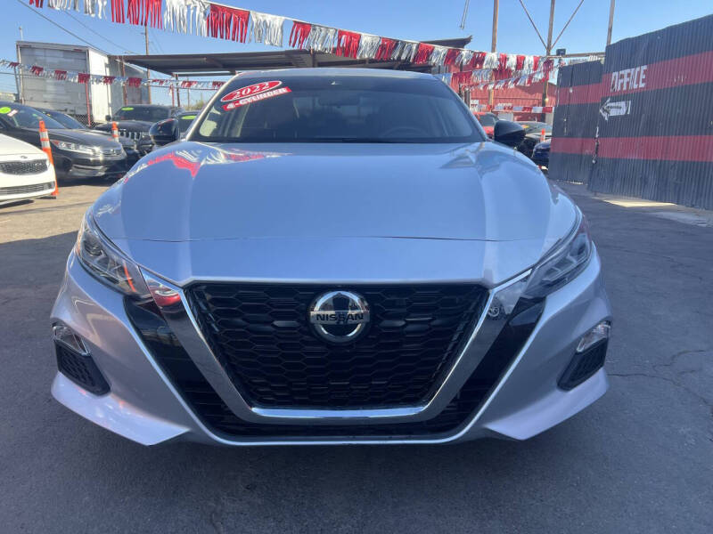 2022 Nissan Altima SR