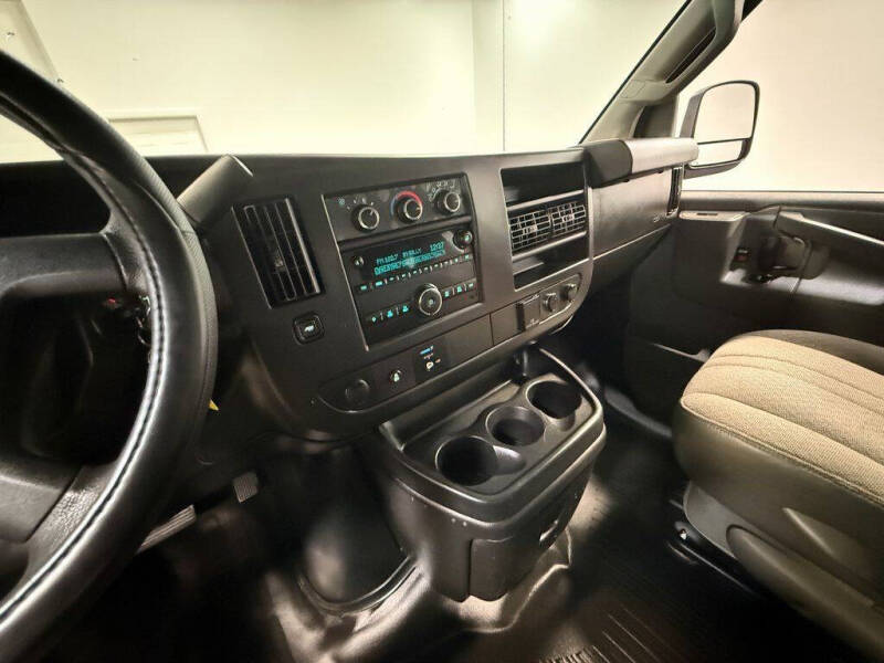 2017 GMC Savana 2500