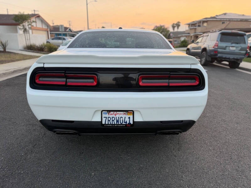 2015 Dodge Challenger R/T Shaker