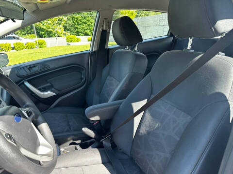 2013 Ford Fiesta SE