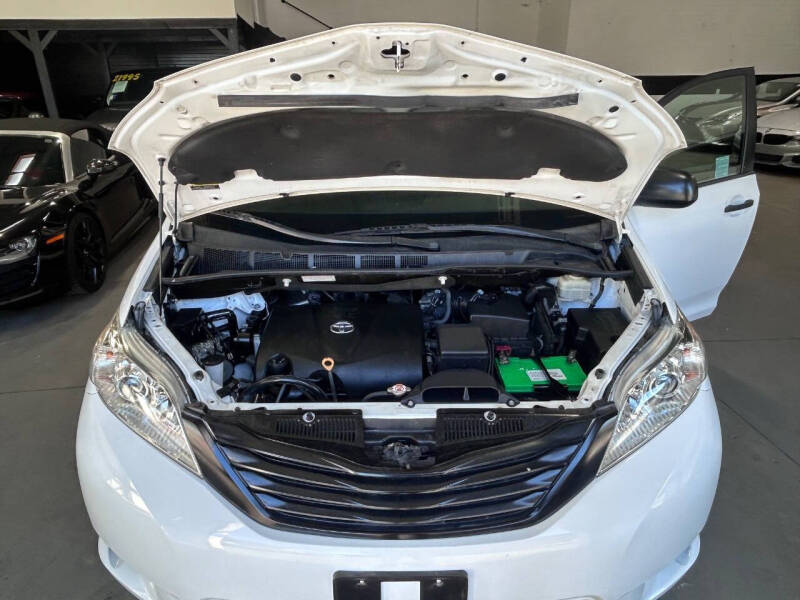 2017 Toyota Sienna L 7-Passenger