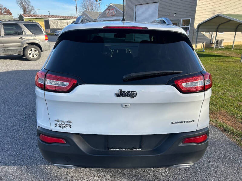 2016 Jeep Cherokee Limited photo 2
