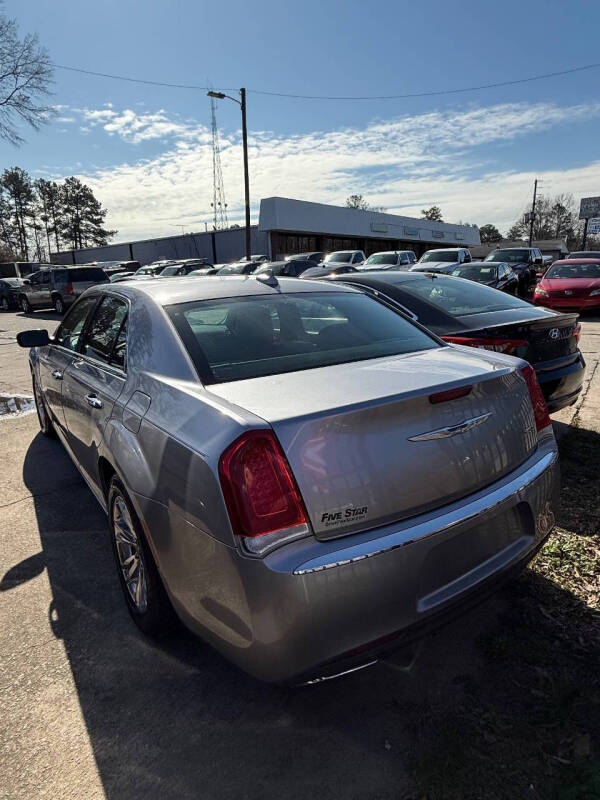 2017 Chrysler 300 C