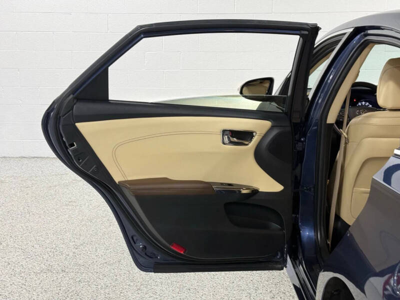 2018 Toyota Avalon Hybrid Limited