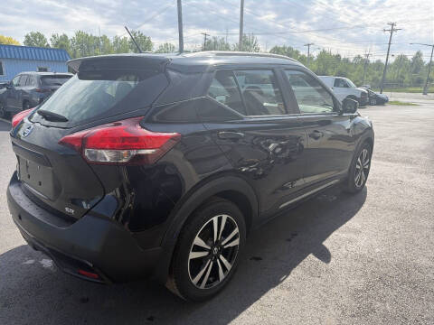 2019 Nissan Kicks SR
