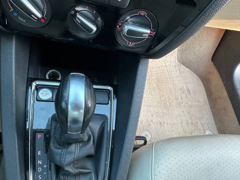 2016 Volkswagen Jetta 1.8T SEL Premium