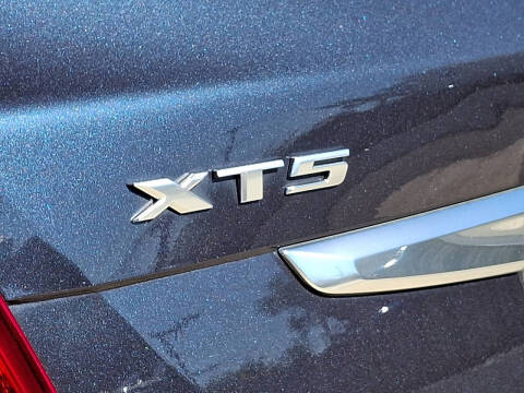 2018 Cadillac XT5 Luxury