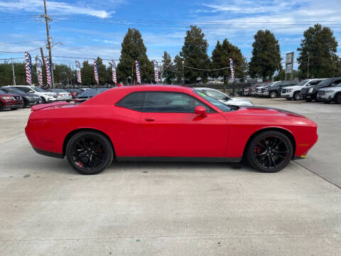 2016 Dodge Challenger SXT Plus