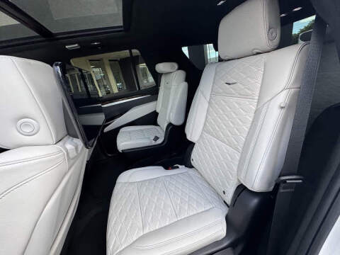 2025 Cadillac Escalade Sport Platinum