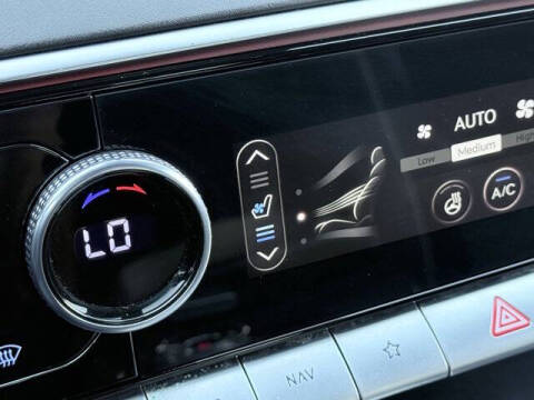 2022 Genesis GV70 2.5T Standard