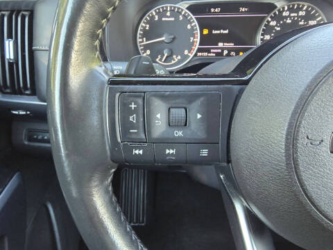 2023 Nissan Pathfinder SL