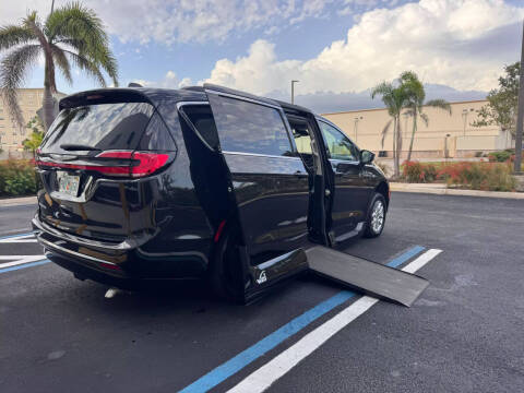 2022 Chrysler Pacifica Touring L