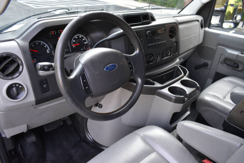 2014 Ford E-Series E-350 SD