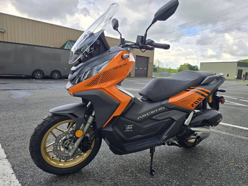 2026 Ice Bear Asend SHDW 200cc Scooter