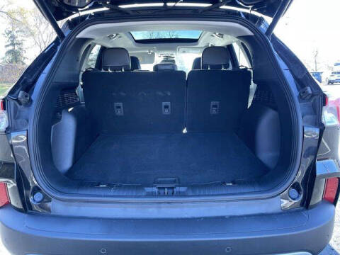 2022 Ford Escape Hybrid Titanium