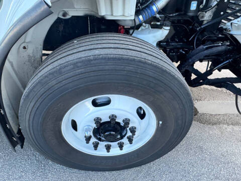 2017 Freightliner M2 106