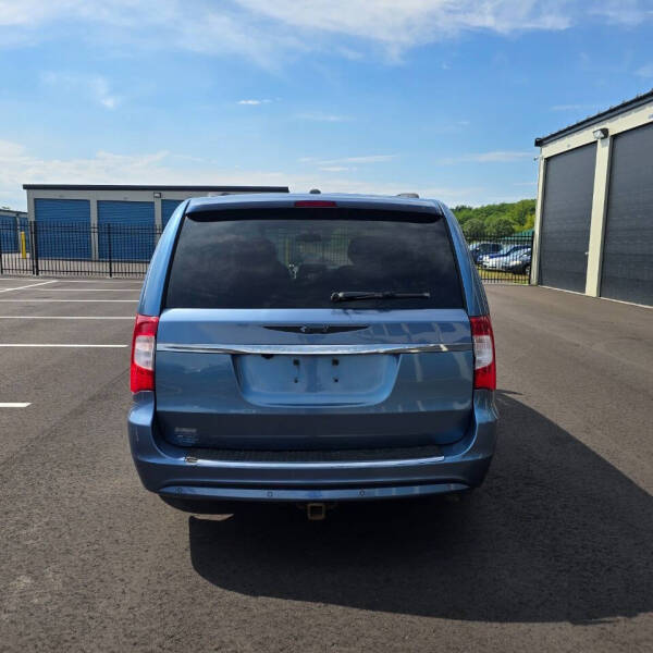 2011 Chrysler Town and Country Touring