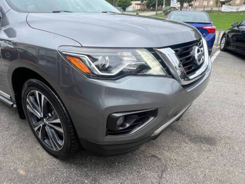 2017 Nissan Pathfinder Platinum