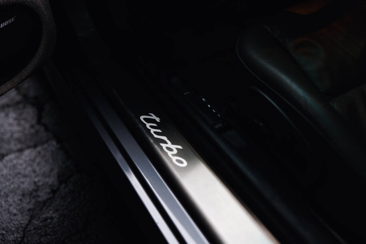 2003 Porsche 911 39