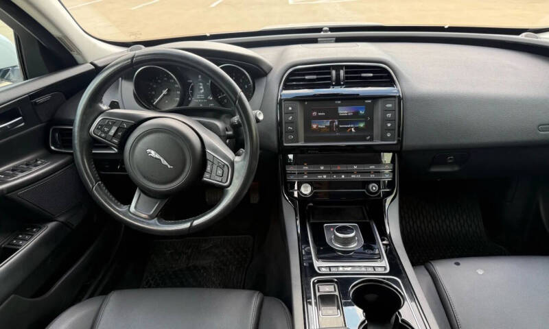 2017 Jaguar XE 25t Premium