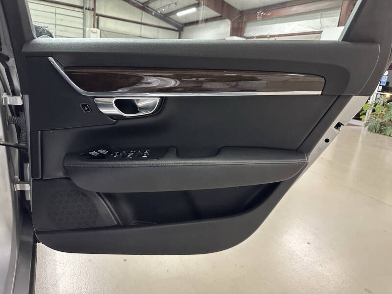 2018 Volvo S90 T5 Momentum