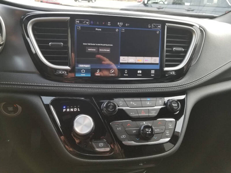 2026 Chrysler Pacifica Select