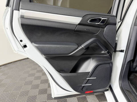 2013 Porsche Cayenne GTS