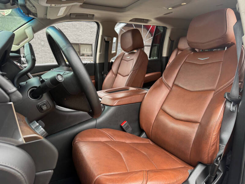 2018 Cadillac Escalade ESV Luxury