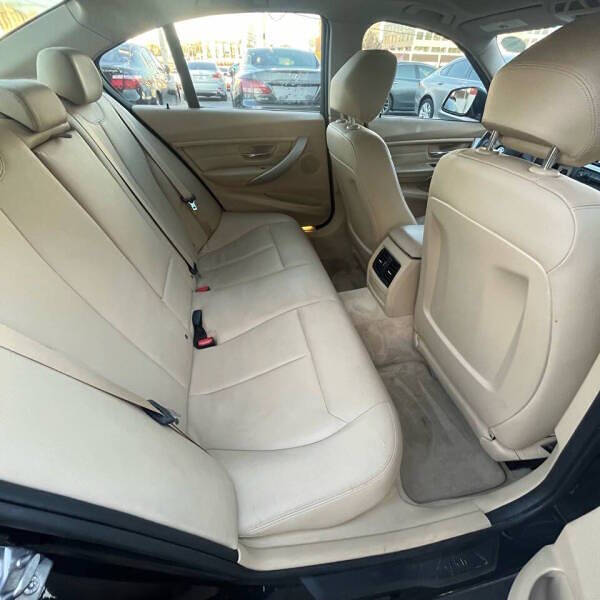 2013 BMW 3 Series 320i